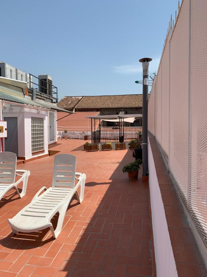 ברצלונה Hostal La Terrassa מראה חיצוני תמונה